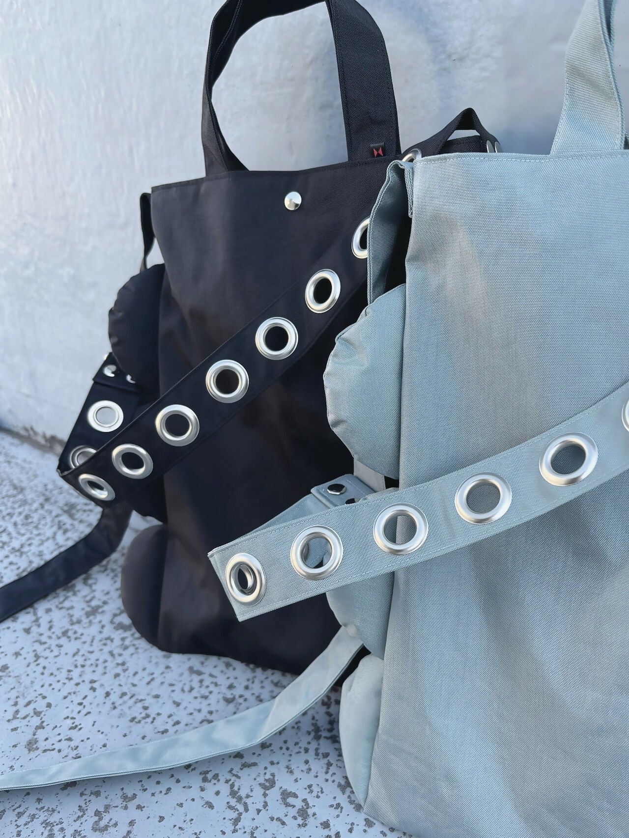 FULL OF HOLES LONG STRAP PADDED SCALLOP TOTE BAG Keiyamaguchi works