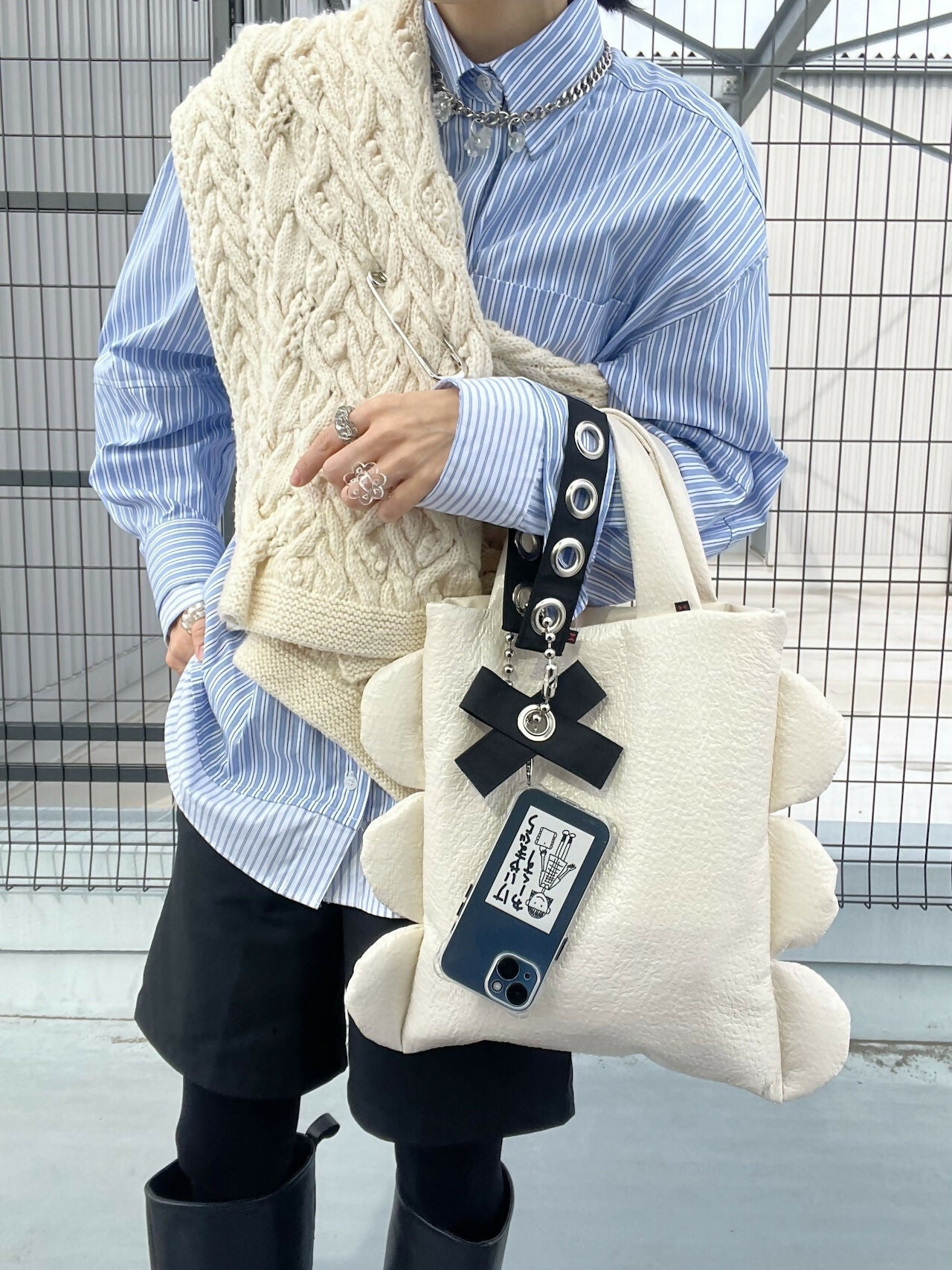 TEXTURE ENAMEL TOTE BAG Studio Stars