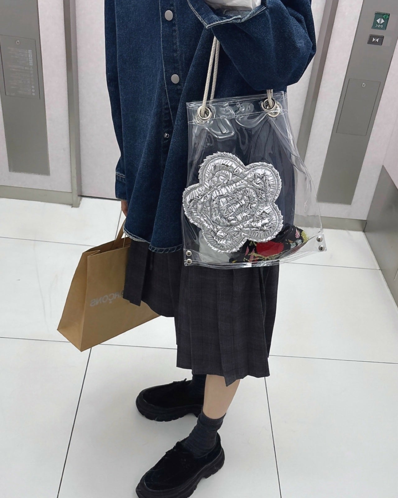 PVC VINYL x SOLID-DECORATION METALLIC FLOWER DRAWSTRING BAG Studio Stars