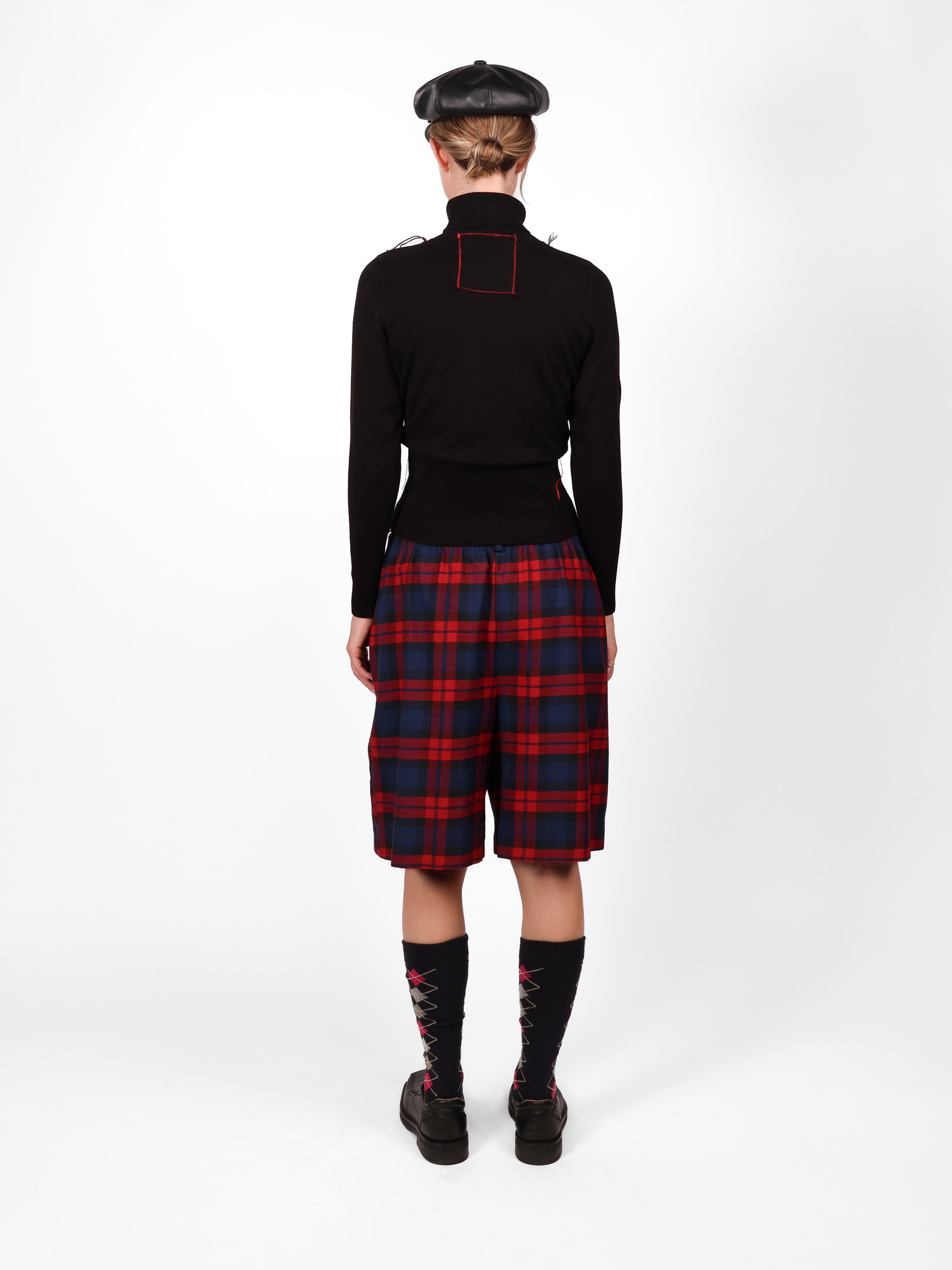 BLACK TURTLENECK Studio Stars