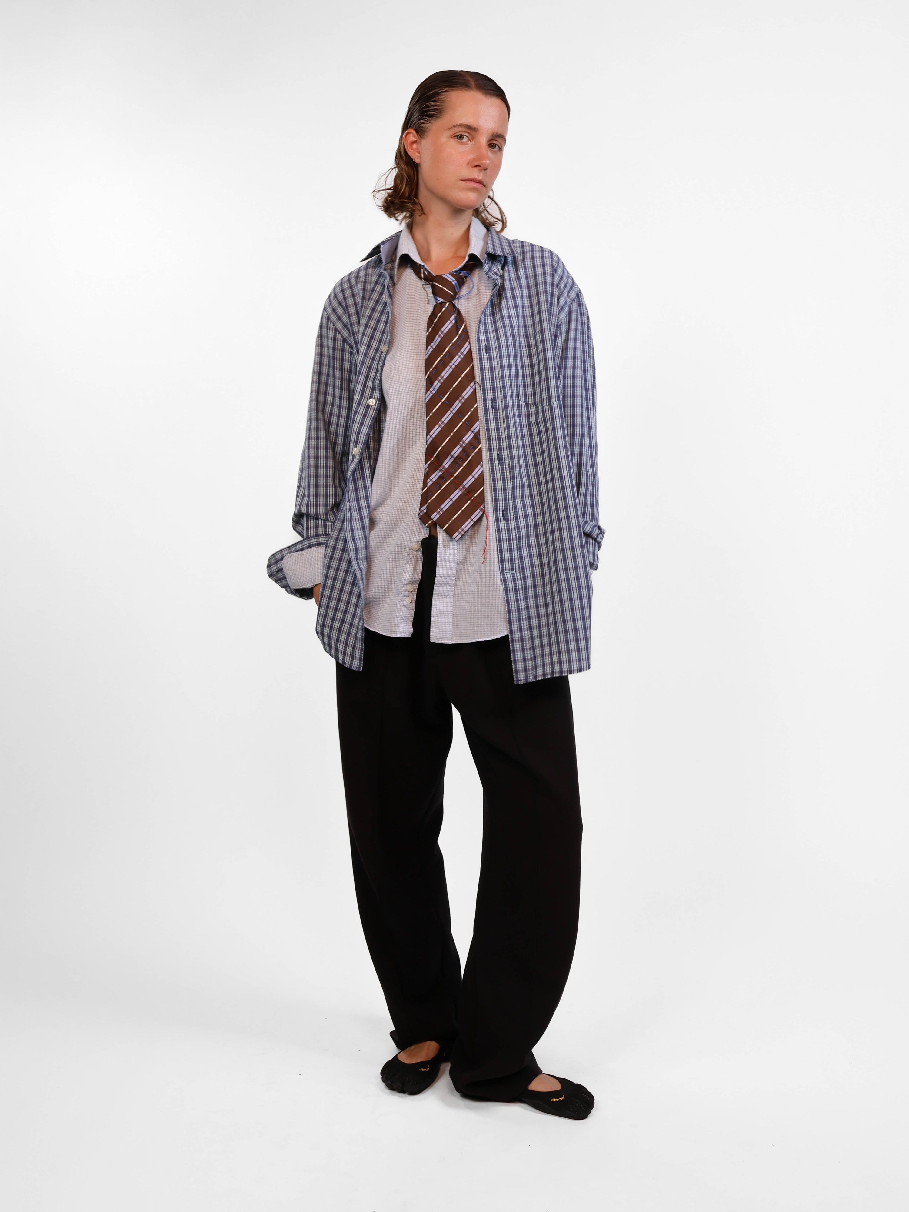 BROWN TIE Studio Stars