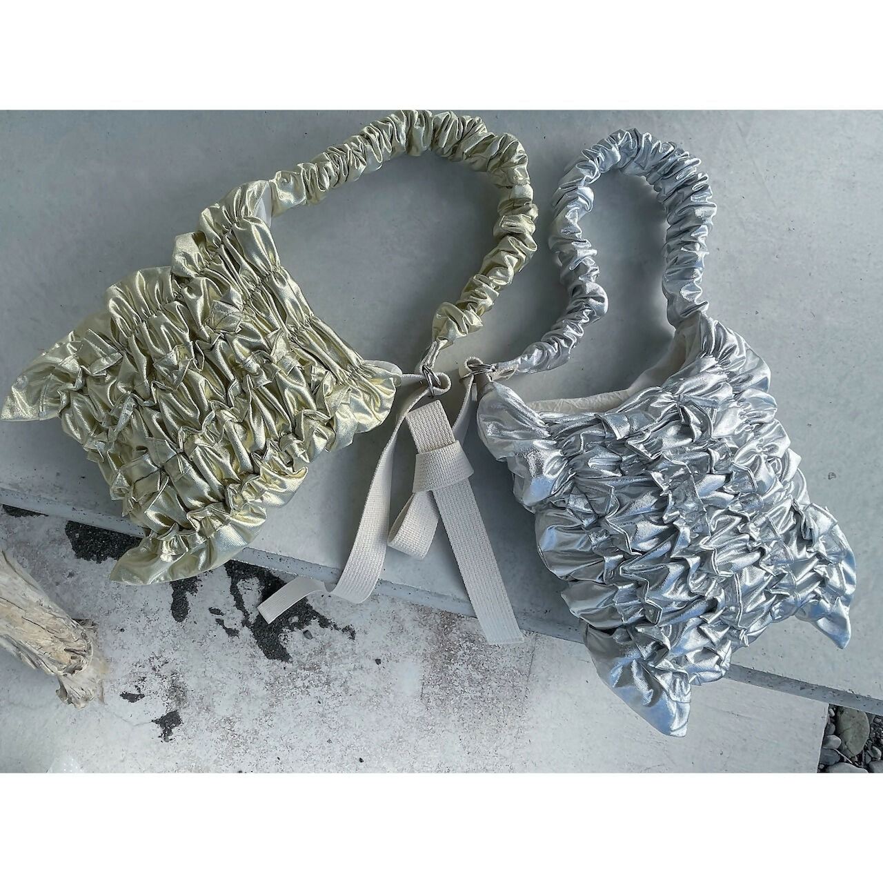 METALLIC COLLAGE BAG GATHER HANDLE Keiyamaguchi works