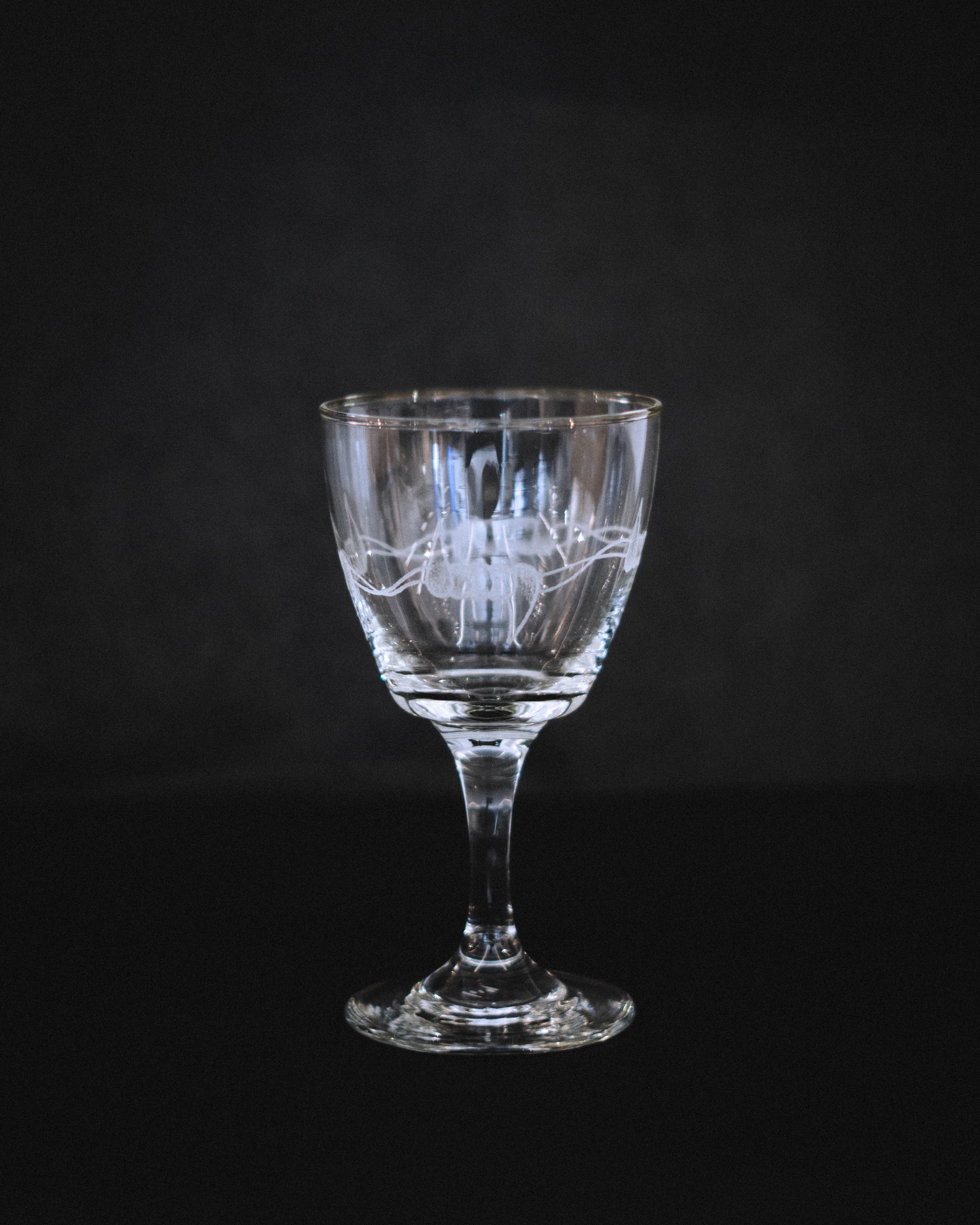 ENGRAVED WINE GLASSES Lysdal