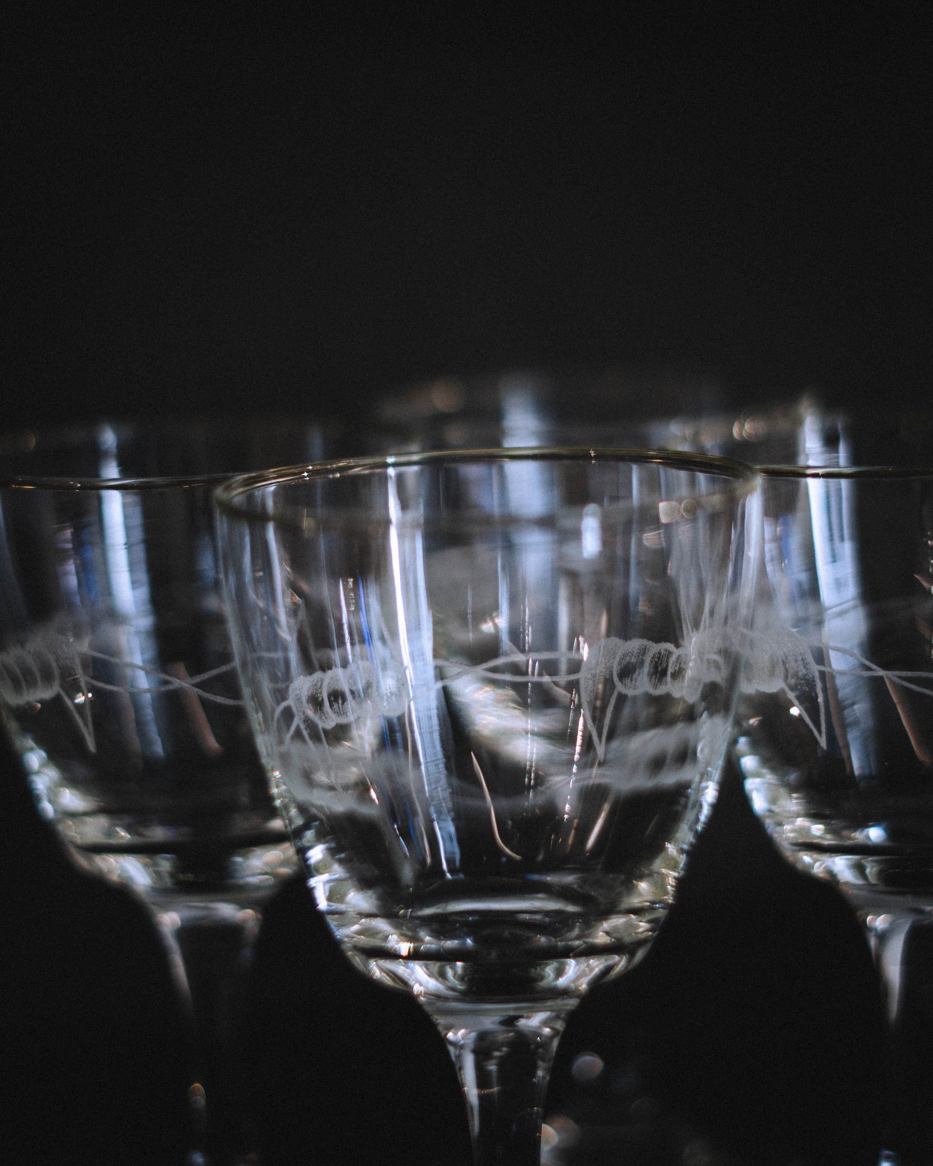 ENGRAVED WINE GLASSES Lysdal