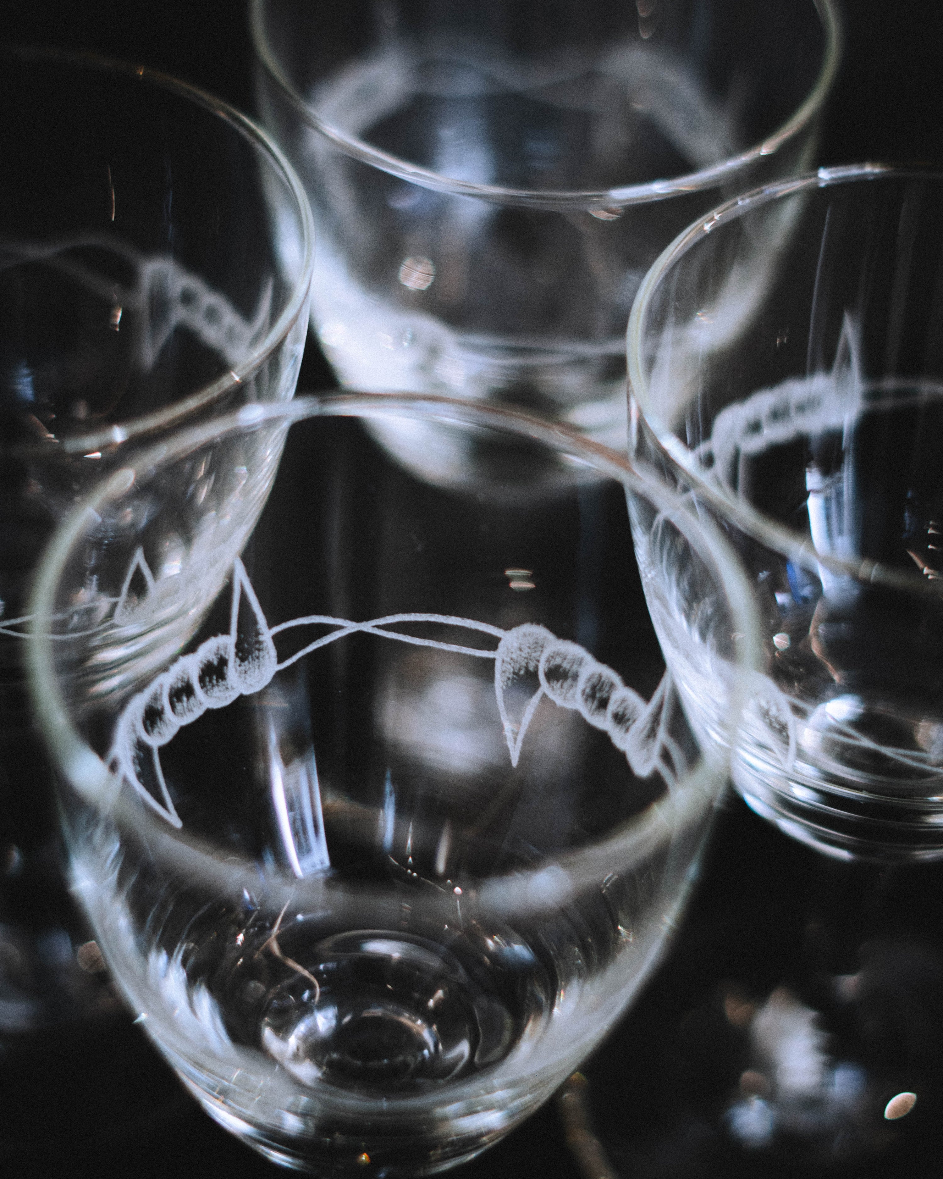 ENGRAVED WINE GLASSES Lysdal