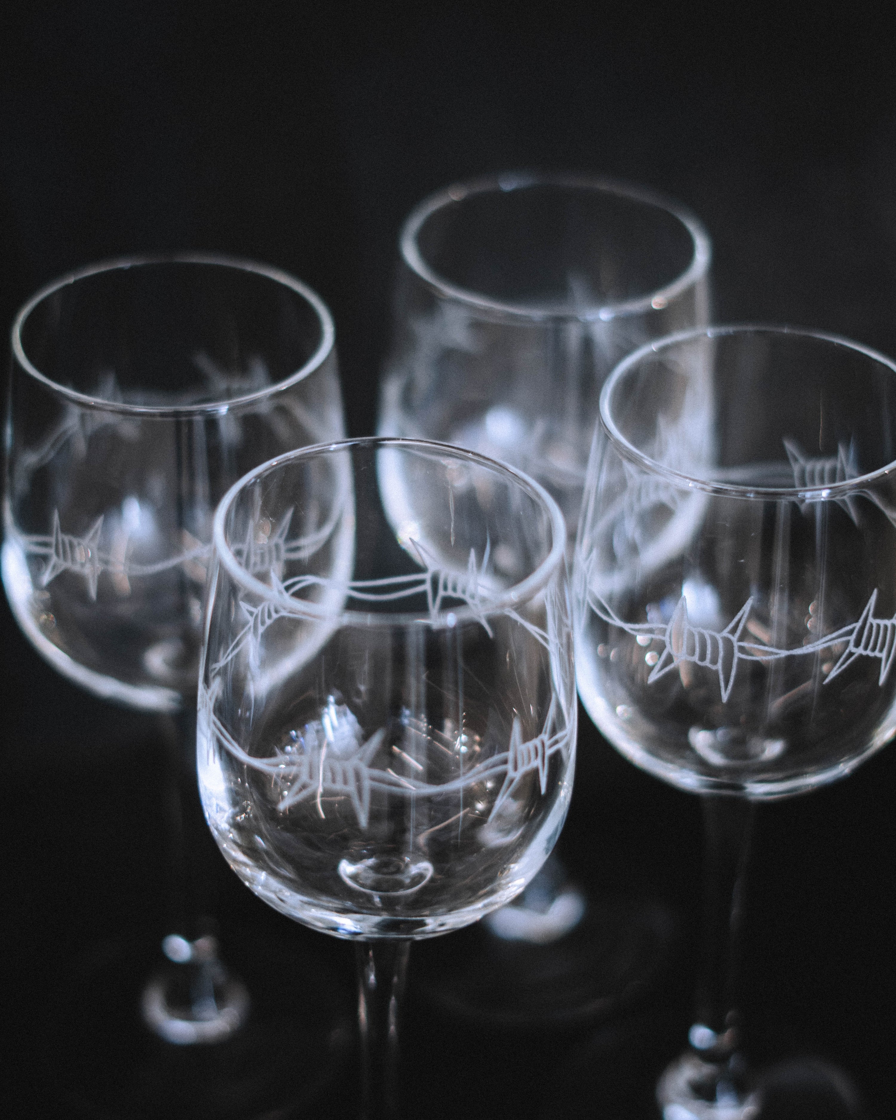 ENGRAVED WINE GLASSES #2 Lysdal