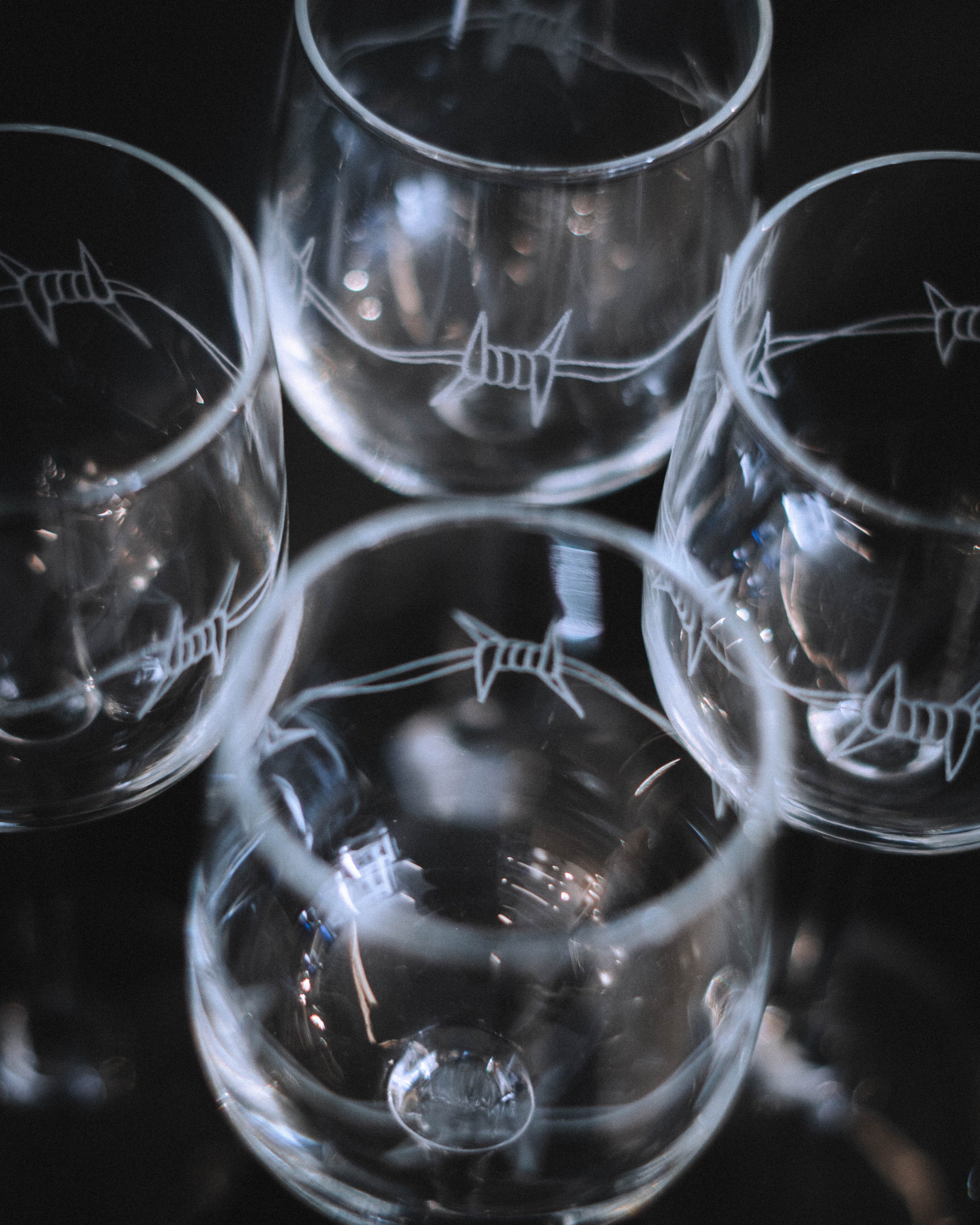 ENGRAVED WINE GLASSES #2 Lysdal