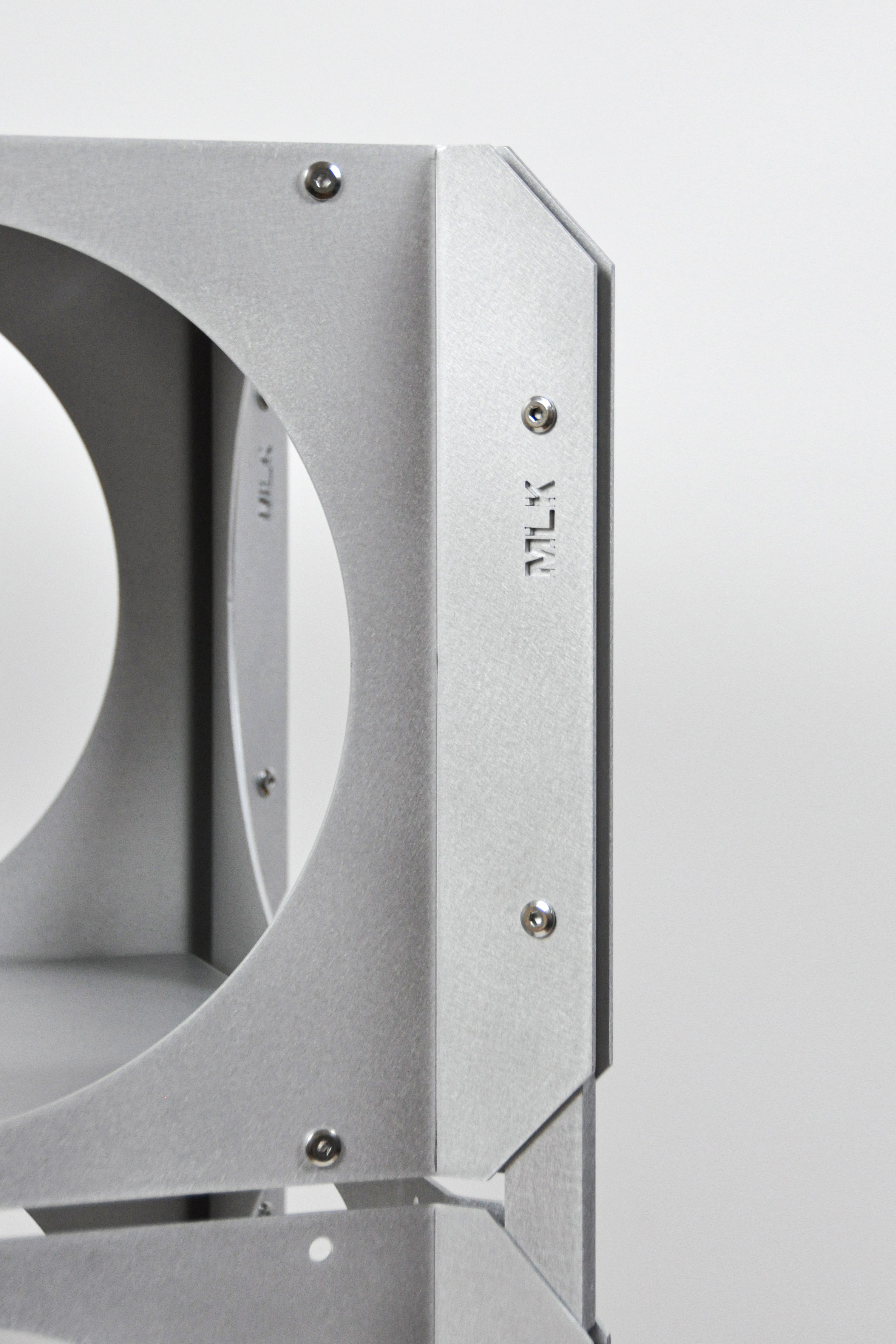 D300 SHELVES MLK furniture