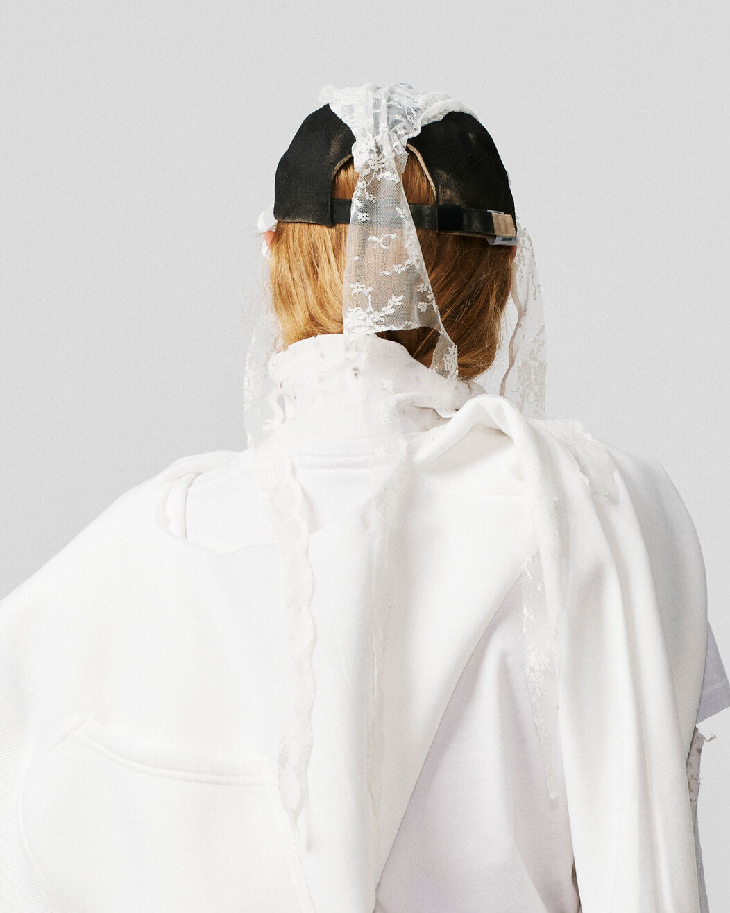 006-C-25 LaceCut Cap Studio Stars