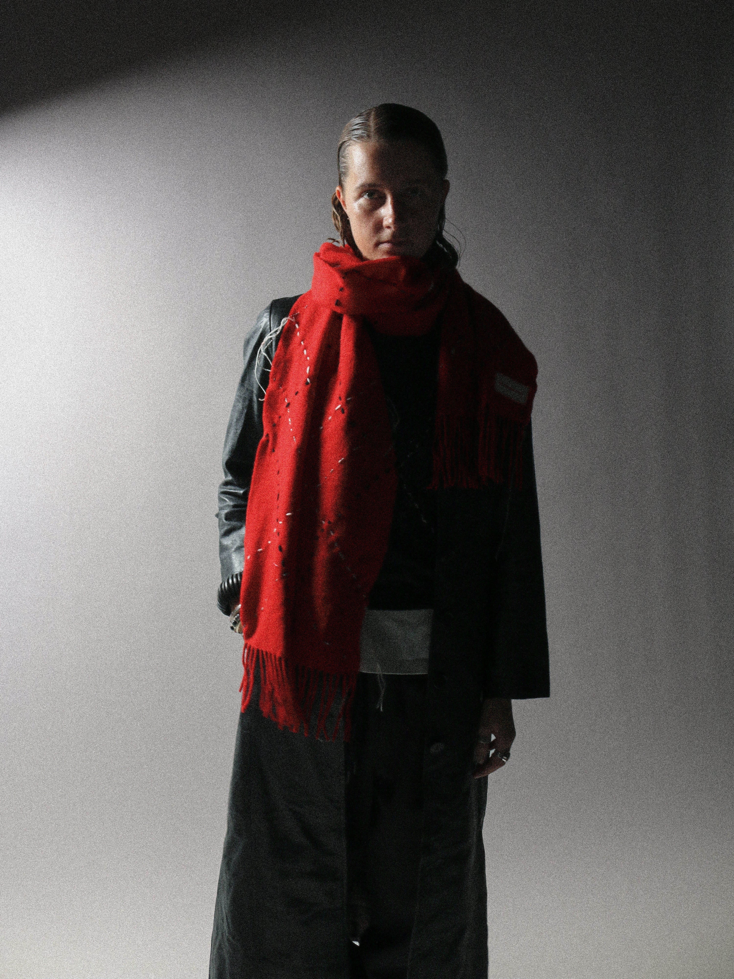 RED WIDE SCARF Studio Stars