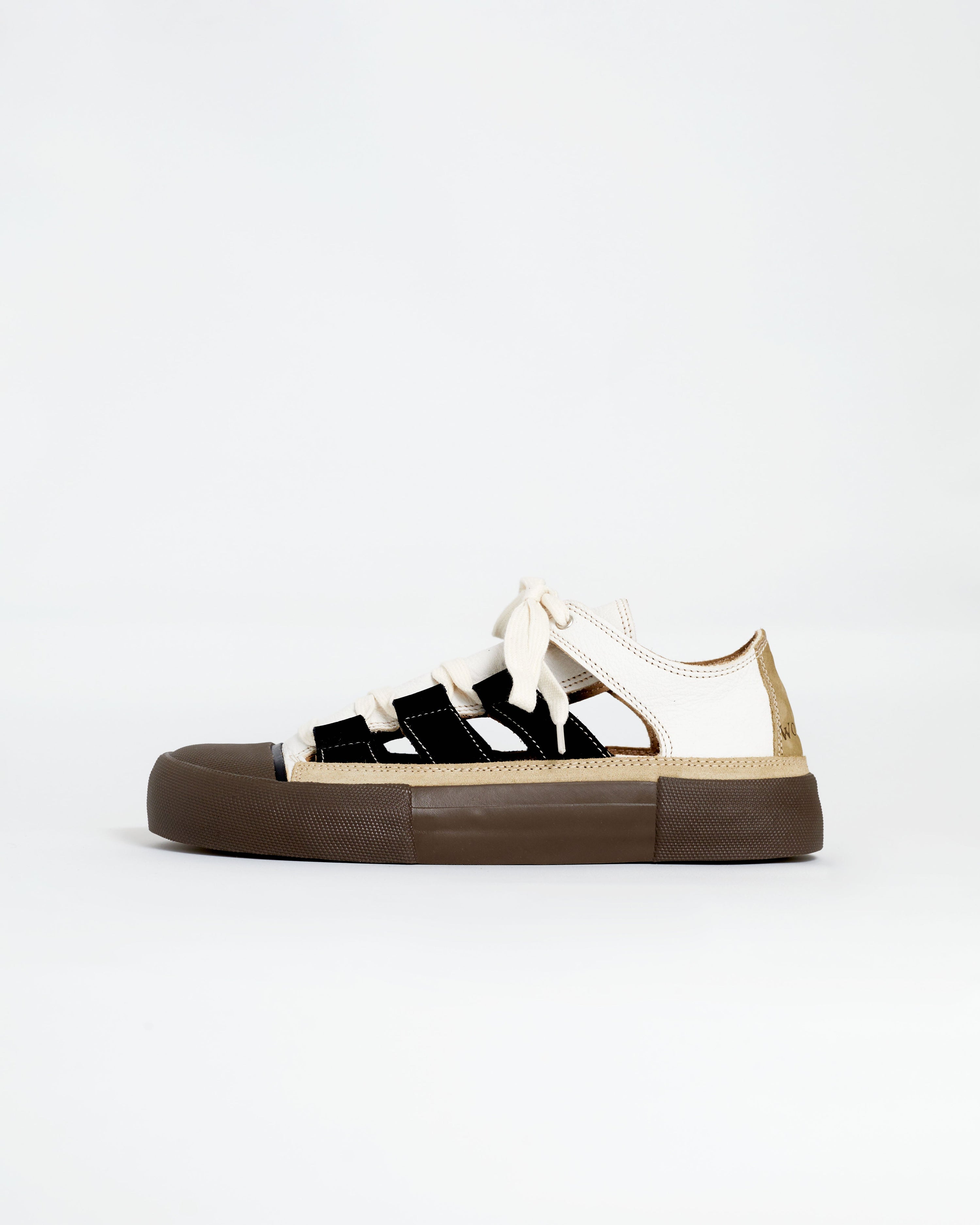 OPEN - WHITE BLACK WOLLOW