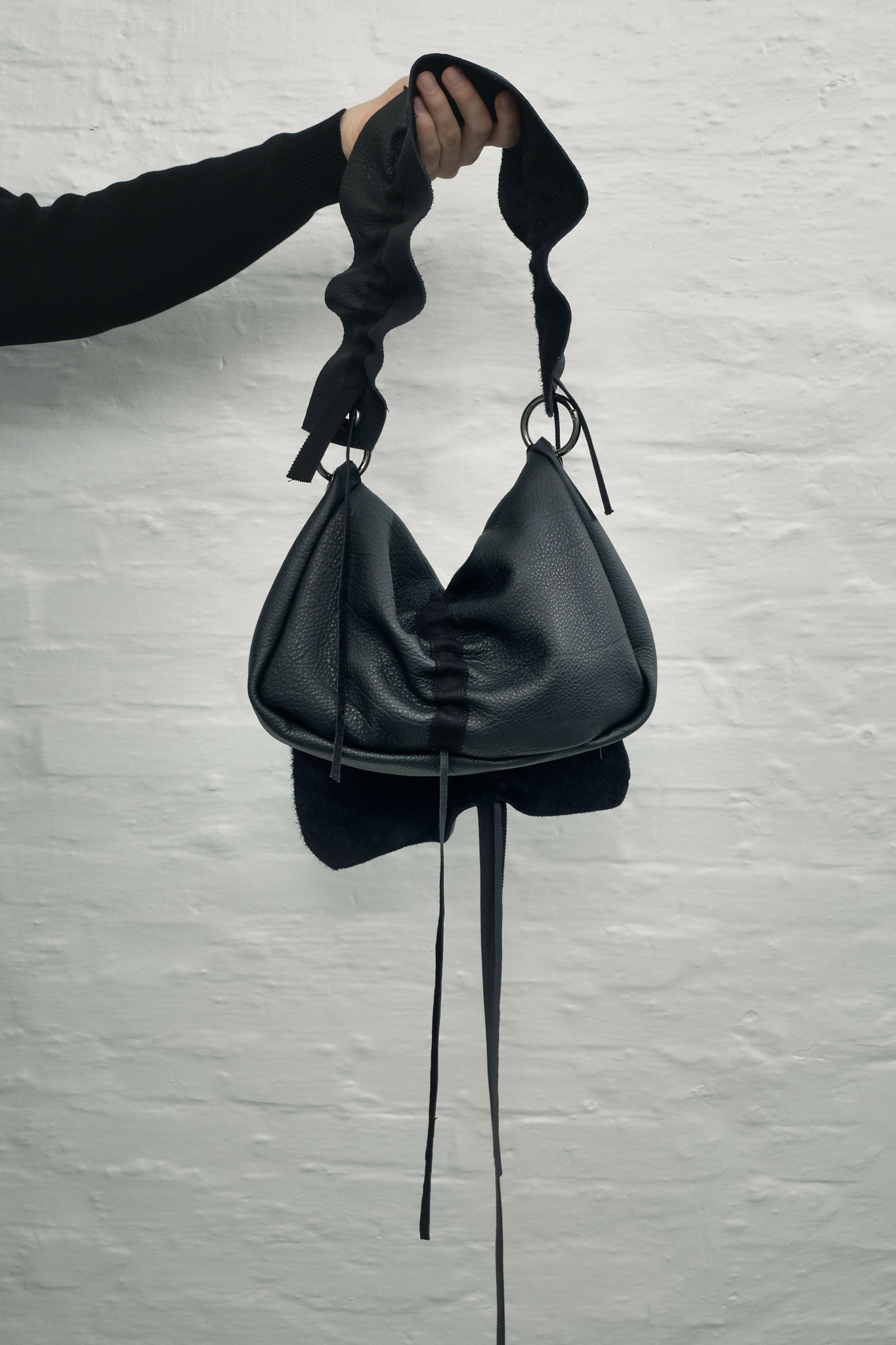 raw leather scrunched handbag Studio Stars