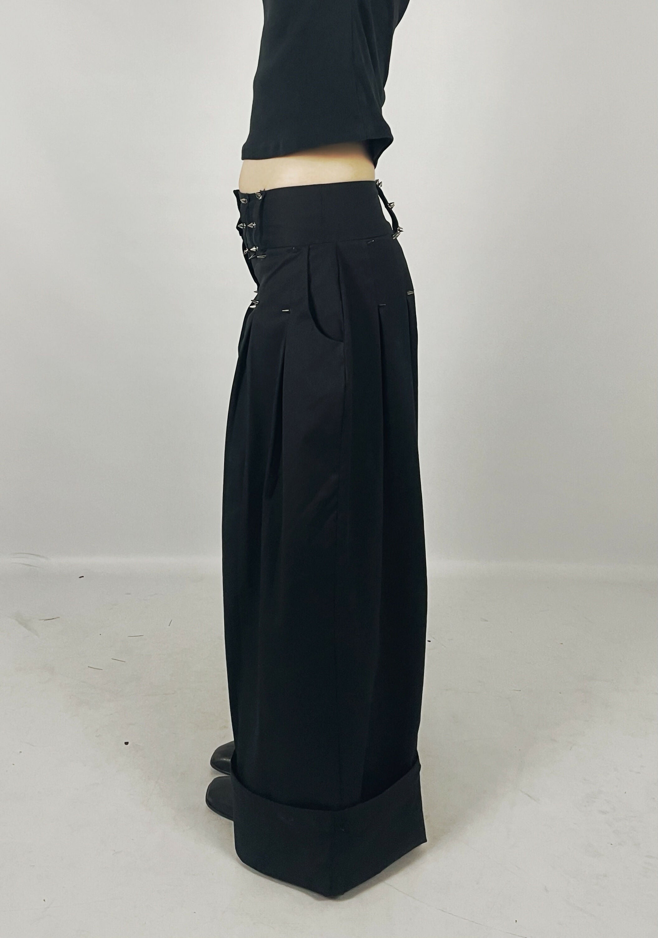 BLACK SPIKE PANTS Studio Stars