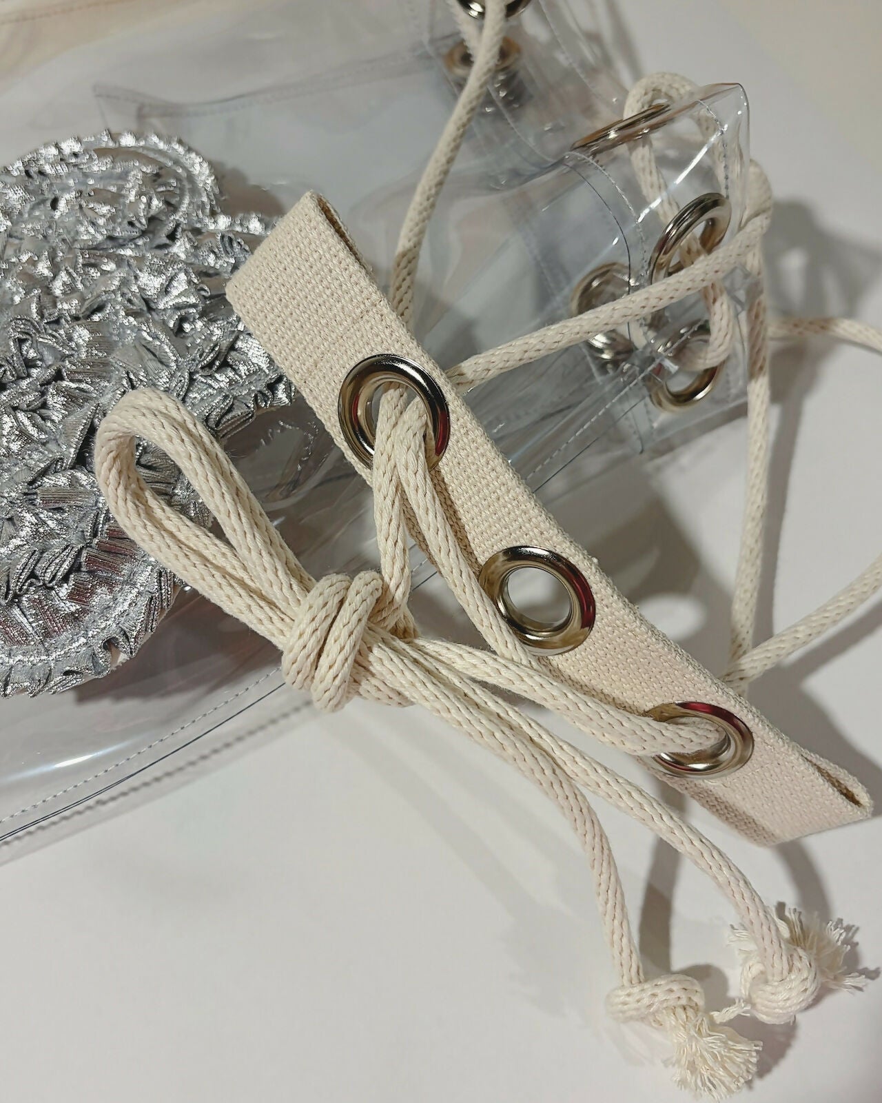 PVC VINYL x SOLID-DECORATION METALLIC FLOWER DRAWSTRING BAG Studio Stars