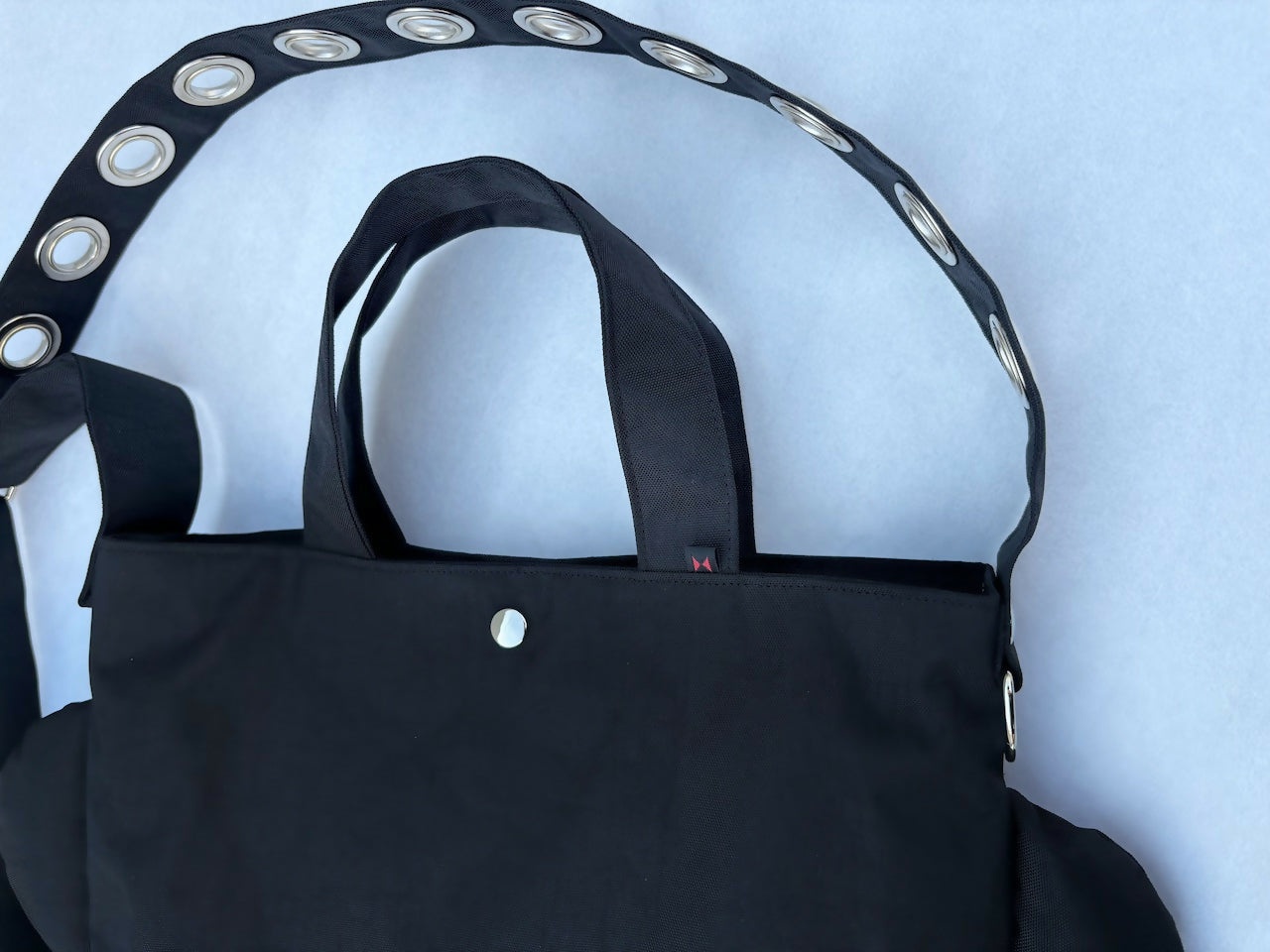 FULL OF HOLES LONG STRAP PADDED SCALLOP TOTE BAG Keiyamaguchi works