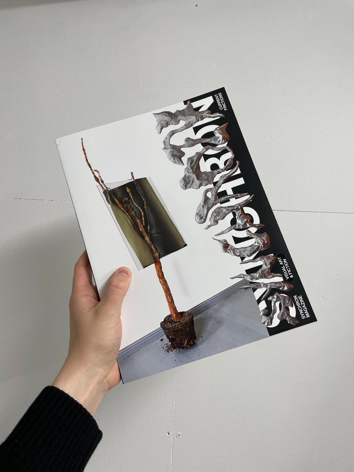 PILOT ISSUE, COVER 2 - Studio Stars - synchron magazine